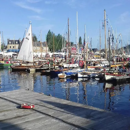 In Beautiful Breton Estate, Feriehus Lanmodez