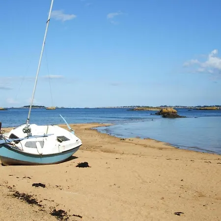Hébergement de vacances In Beautiful Breton Estate, *